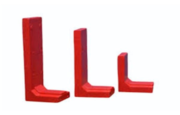 L Type Busbar Support